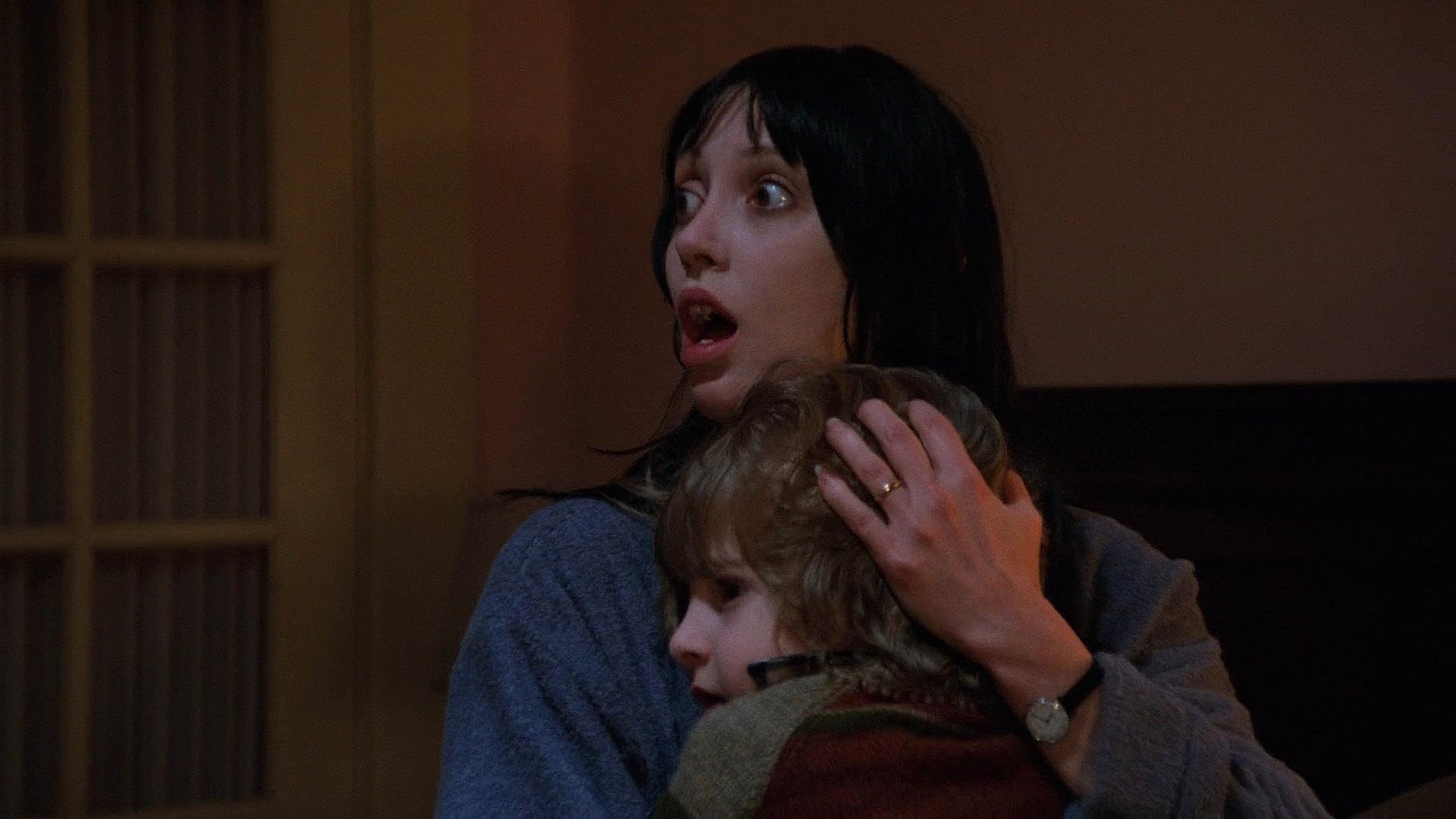 Como "O Iluminado" Destaca a Deterioração Gradual das Relações Familiares