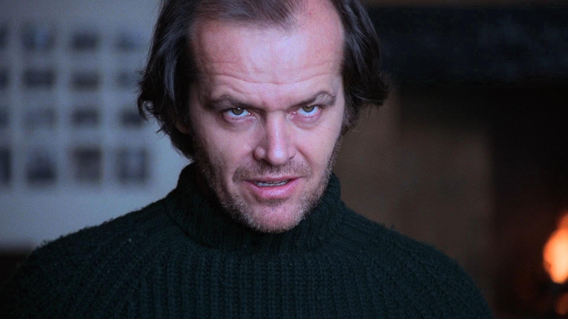 Como "O Iluminado" Destaca a Deterioração Gradual das Relações Familiares