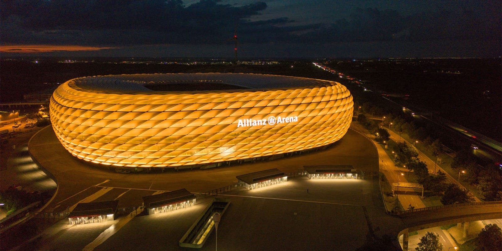 O dia em que a Allianz Arena ganhou as cores do maior rival