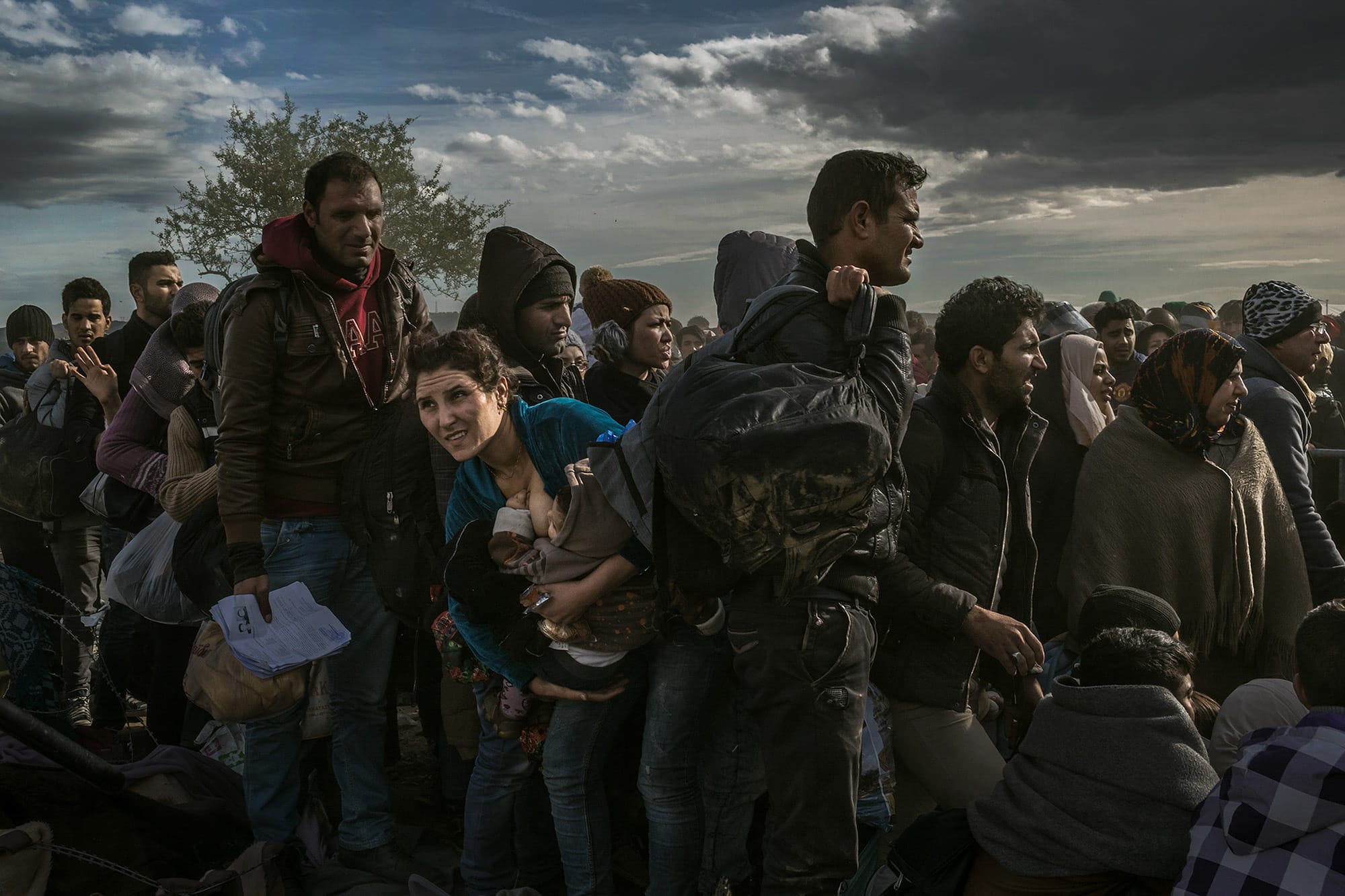 O conto de Farida: uma jornada de resistência e esperança documentada por Maurício Lima