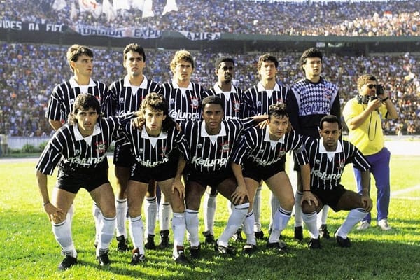 O que um designer francês tem a ver com o Corinthians na década de 90?