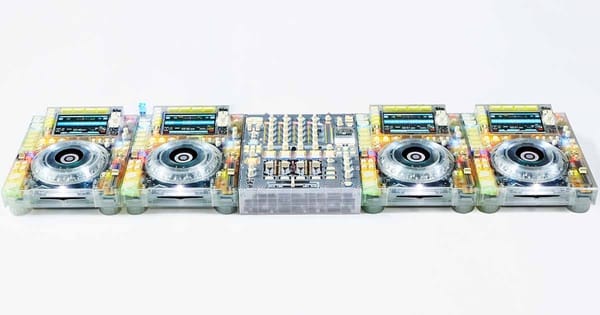 Virgil Abloh, os CDJs transparentes da Pioneer e a lógica dos 3%